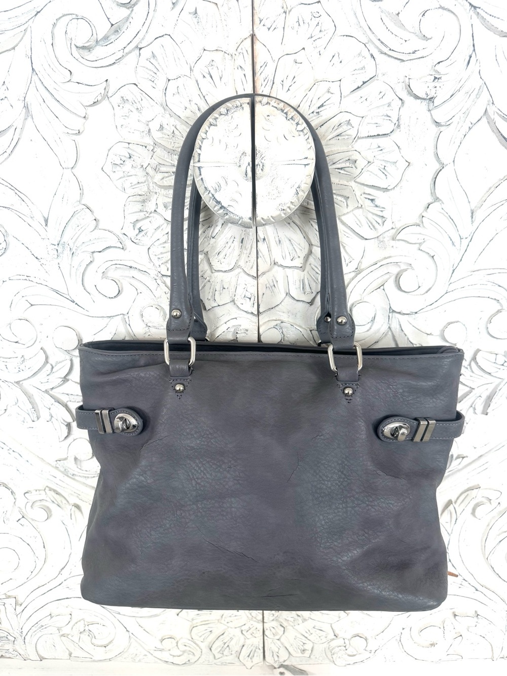 Classic Women's Grey Leather Tote Bag - Sleek Everyday Carry